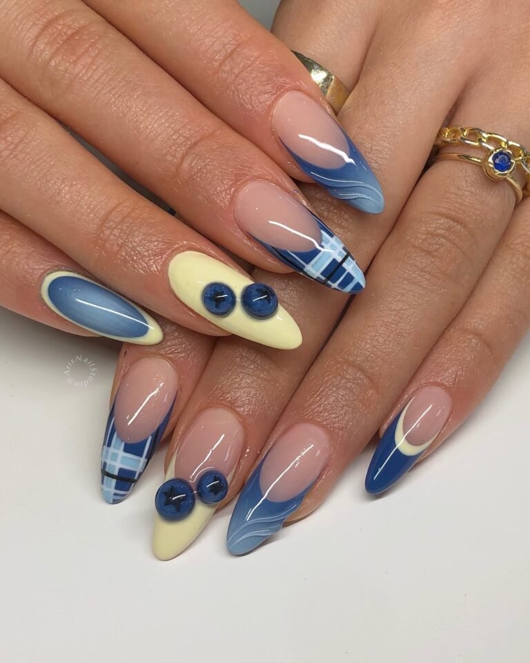 Blueberry Nail Designs: Cute, Trendy & Aesthetic Fruit Nail Art Inspo