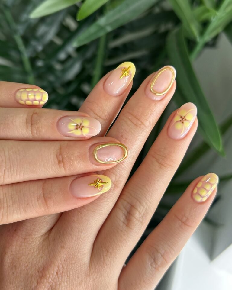 Can’t Stop Saving These Butter Yellow Spring Nail Designs